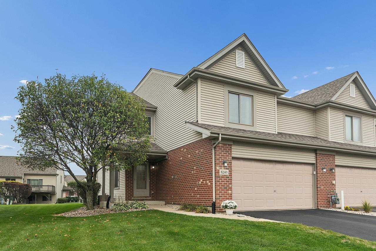 8240 Auburn Ln., Frankfort, IL 60423