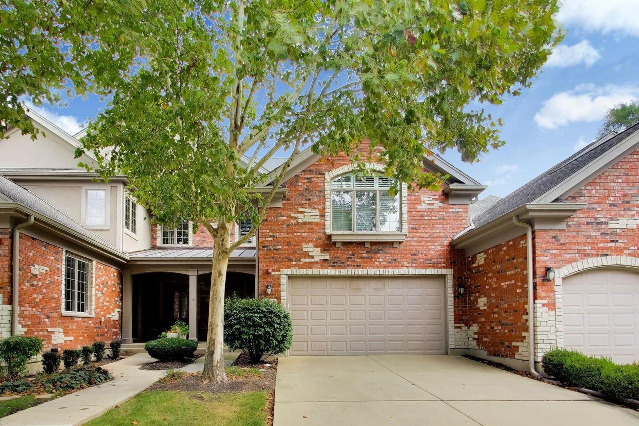 1213 W Charles Ln., Westmont, IL 60559