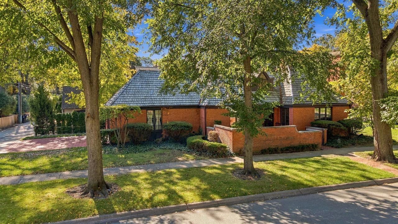 1821 Arthur St., Park Ridge, IL 60068