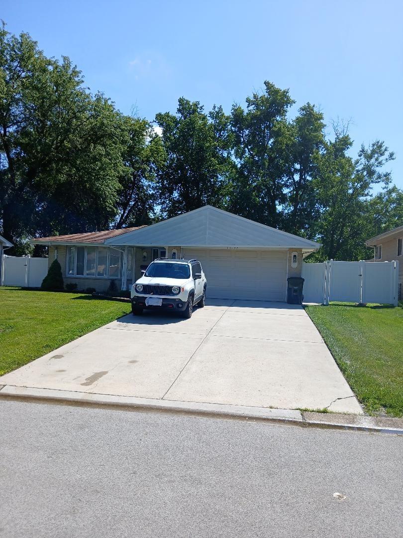 17107 Whitman Ave., Hazel Crest, IL 60429