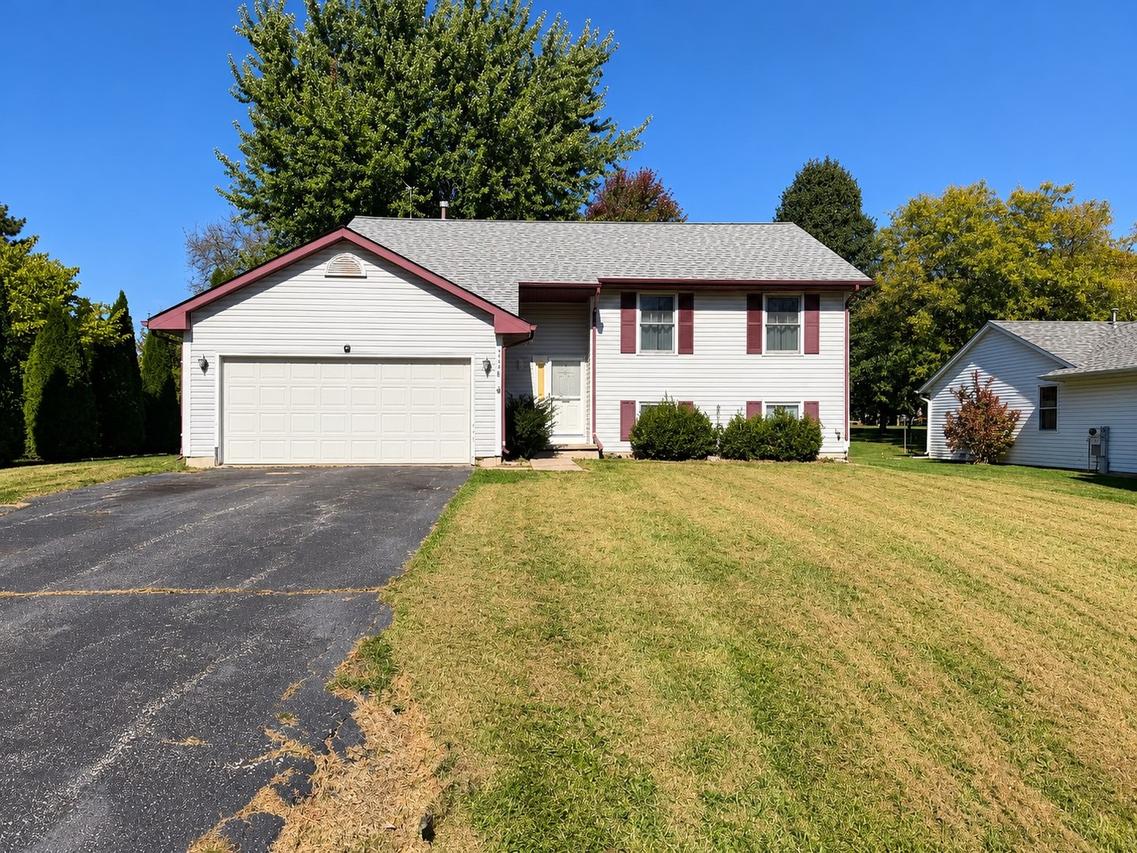 205 Briar Cliff St., Poplar Grove, IL 61065
