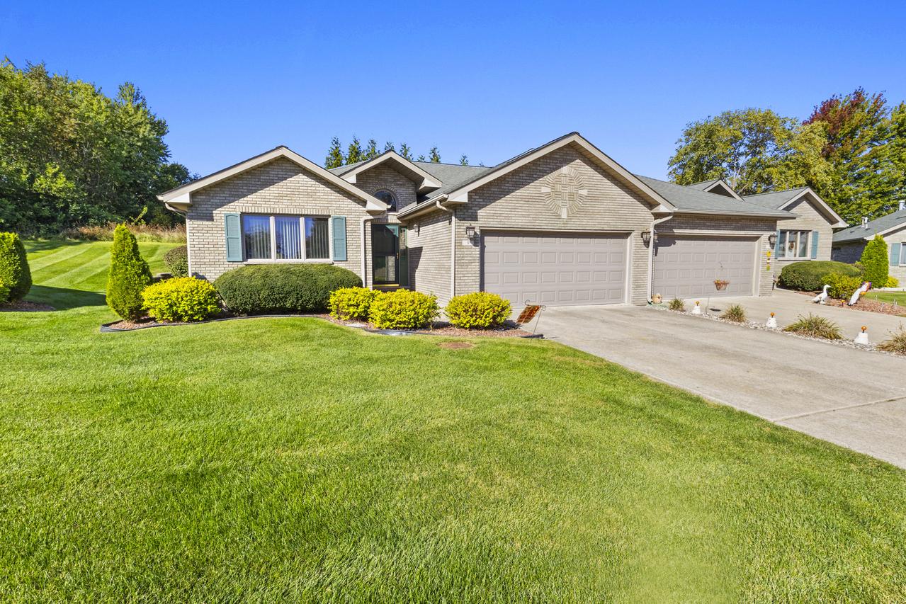 9 Hilgert Ct., Grant Park, IL 60940