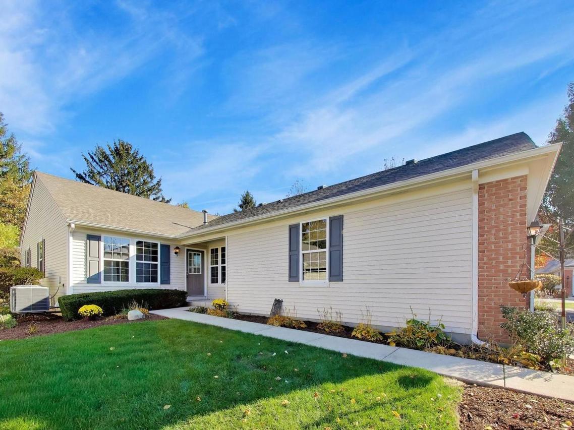 665 S Essington Dr., Round Lake, IL 60073