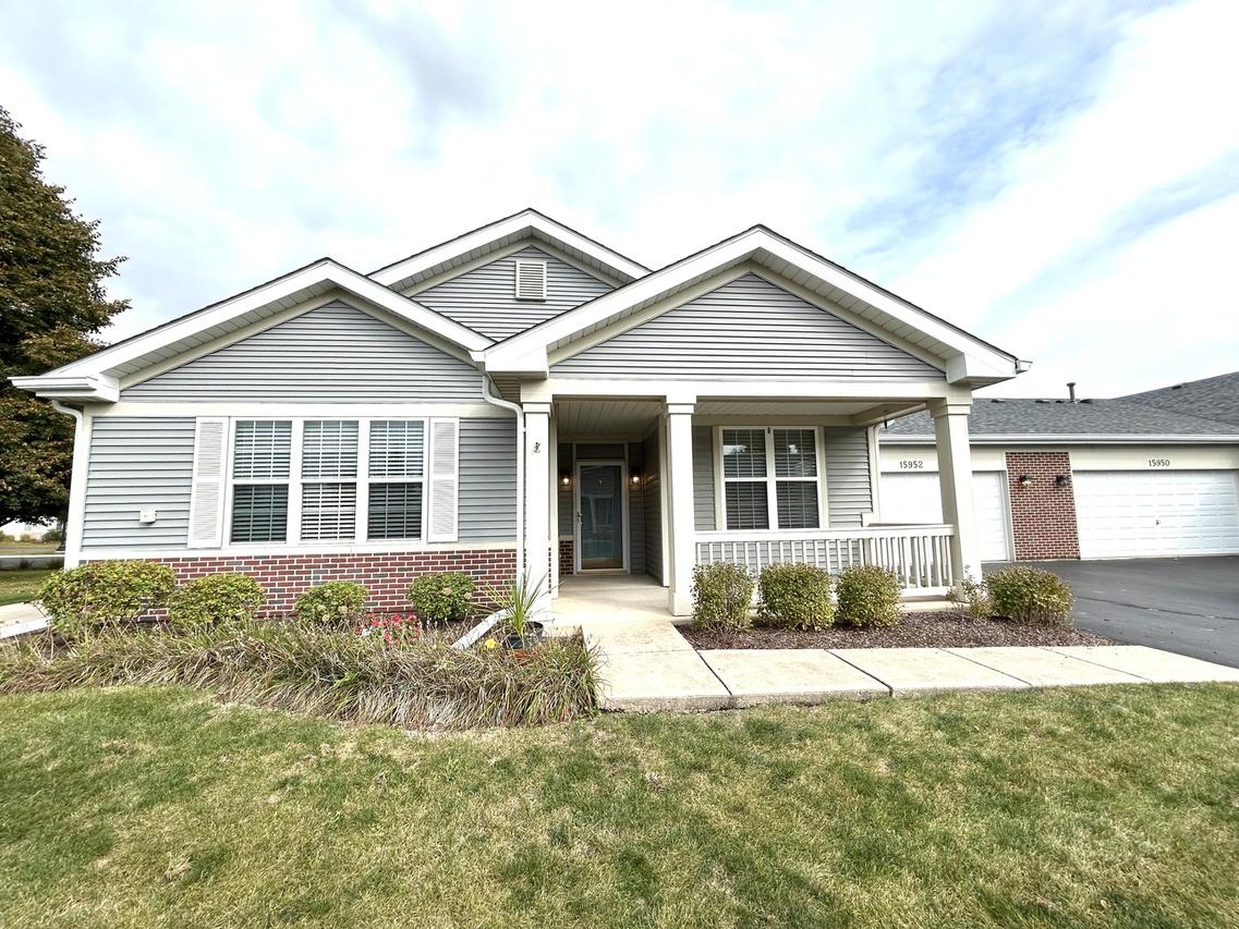 15952 Buckner Pond Way, Crest Hill, IL 60403