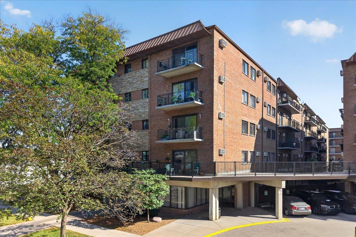 2333 N Neva Ave. #114C, Chicago, IL 60707