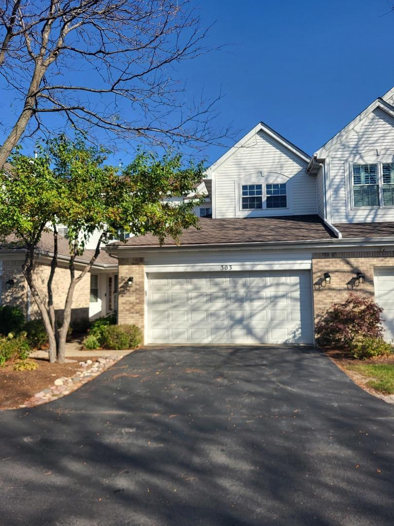 303 Bay Dr., Itasca, IL 60143