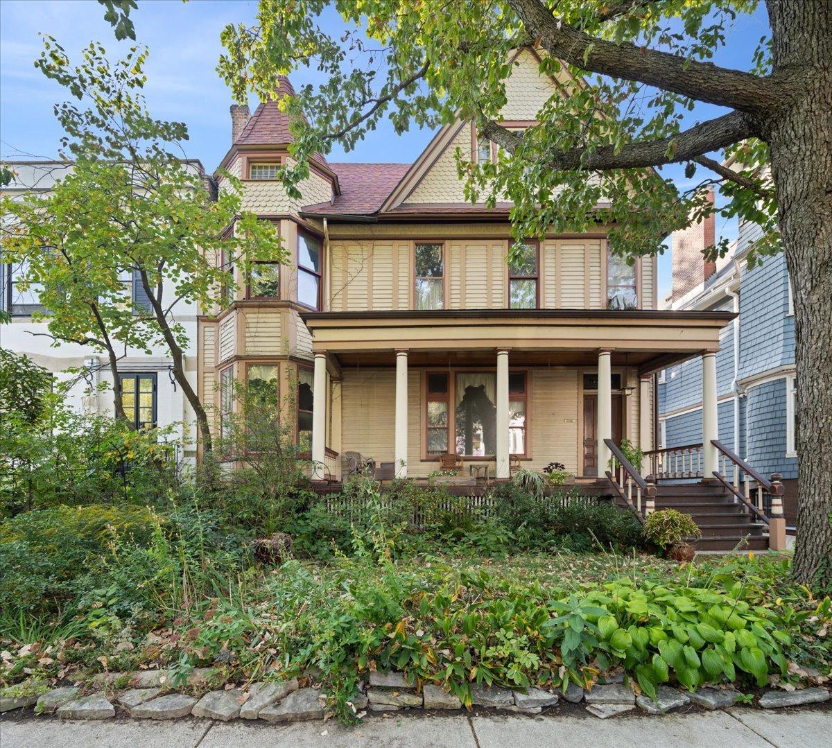 5756 S Harper Ave., Chicago, IL 60637