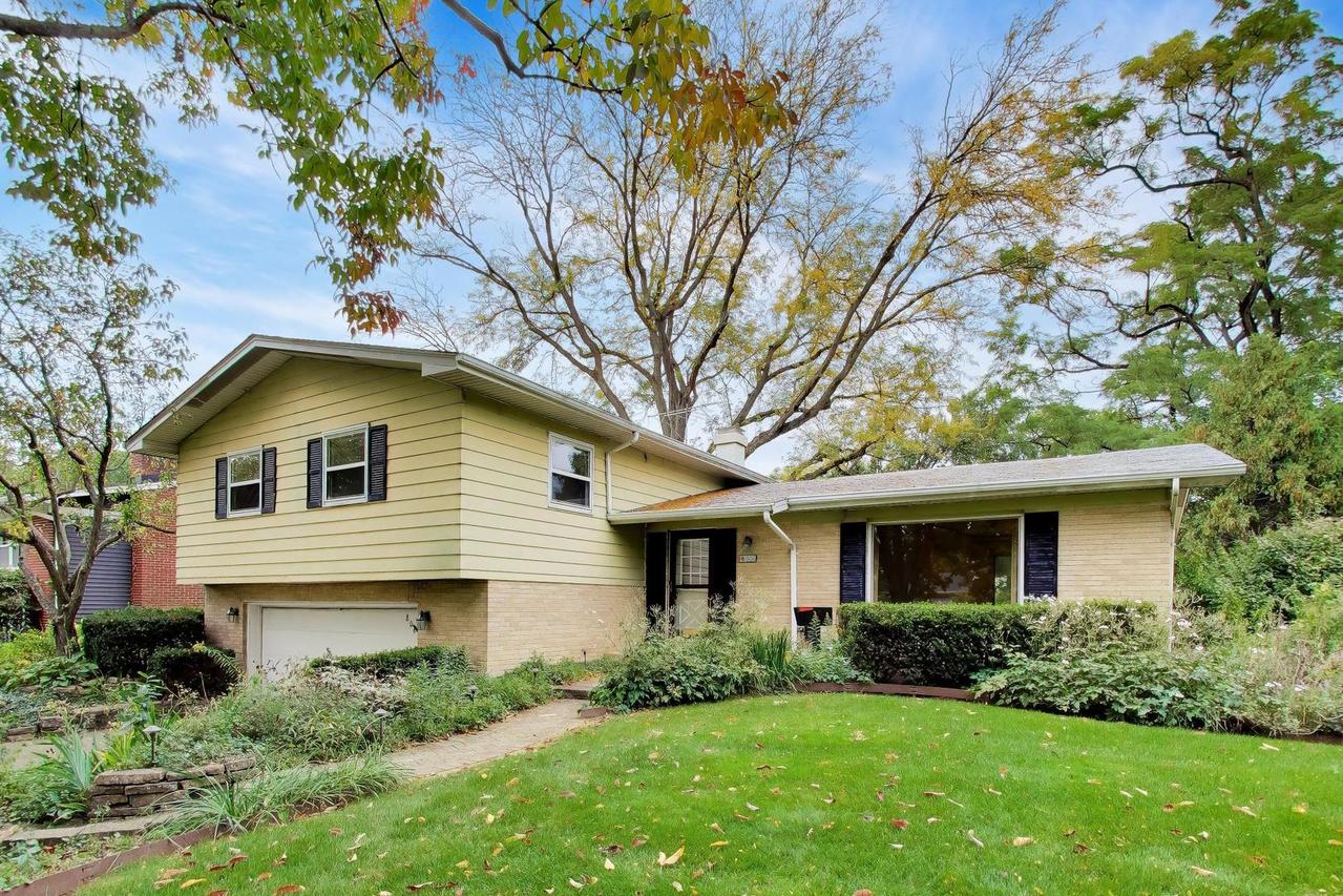 806 Kimberly Way, Lisle, IL 60532