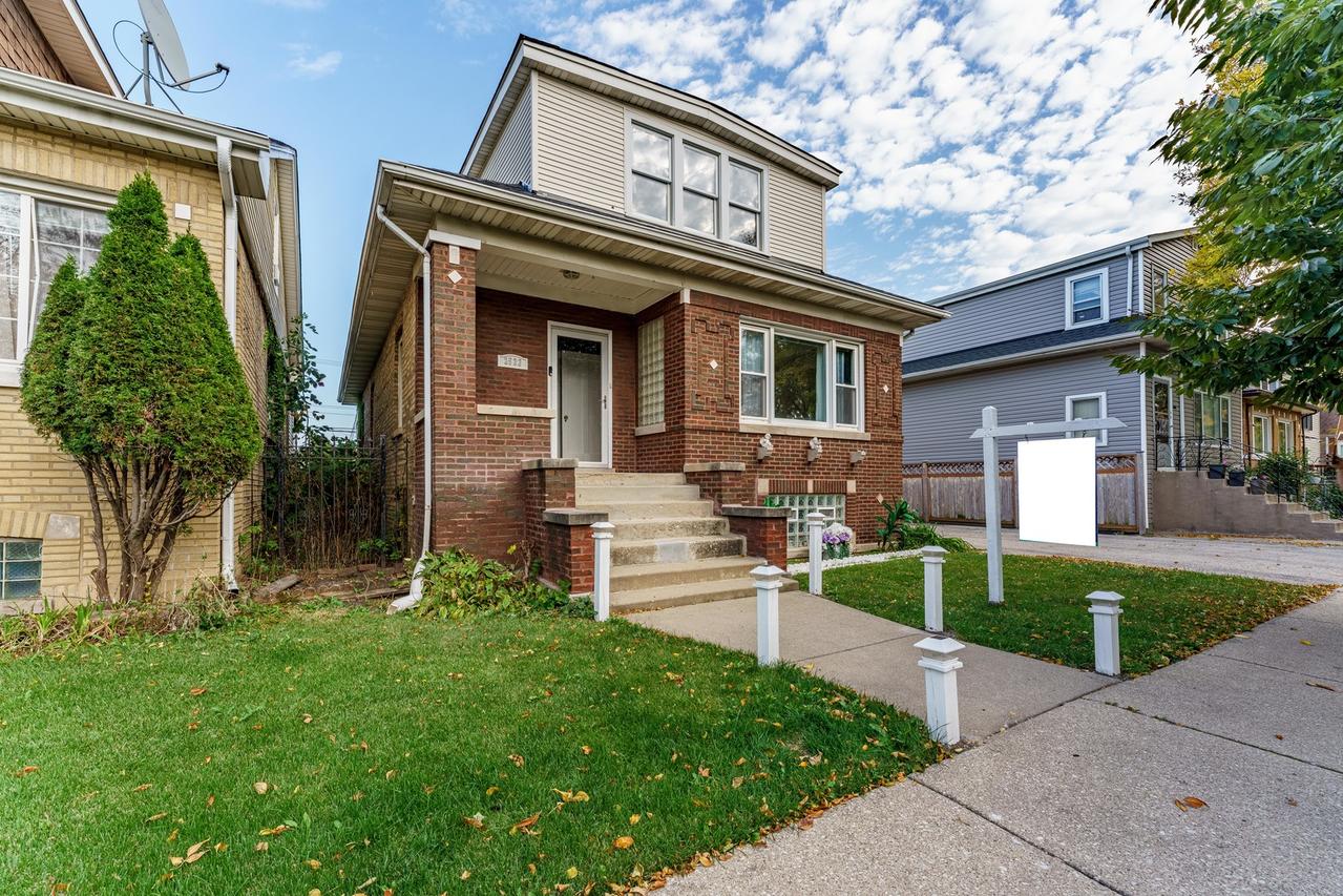 2523 N Oak Park Ave., Chicago, IL 60707