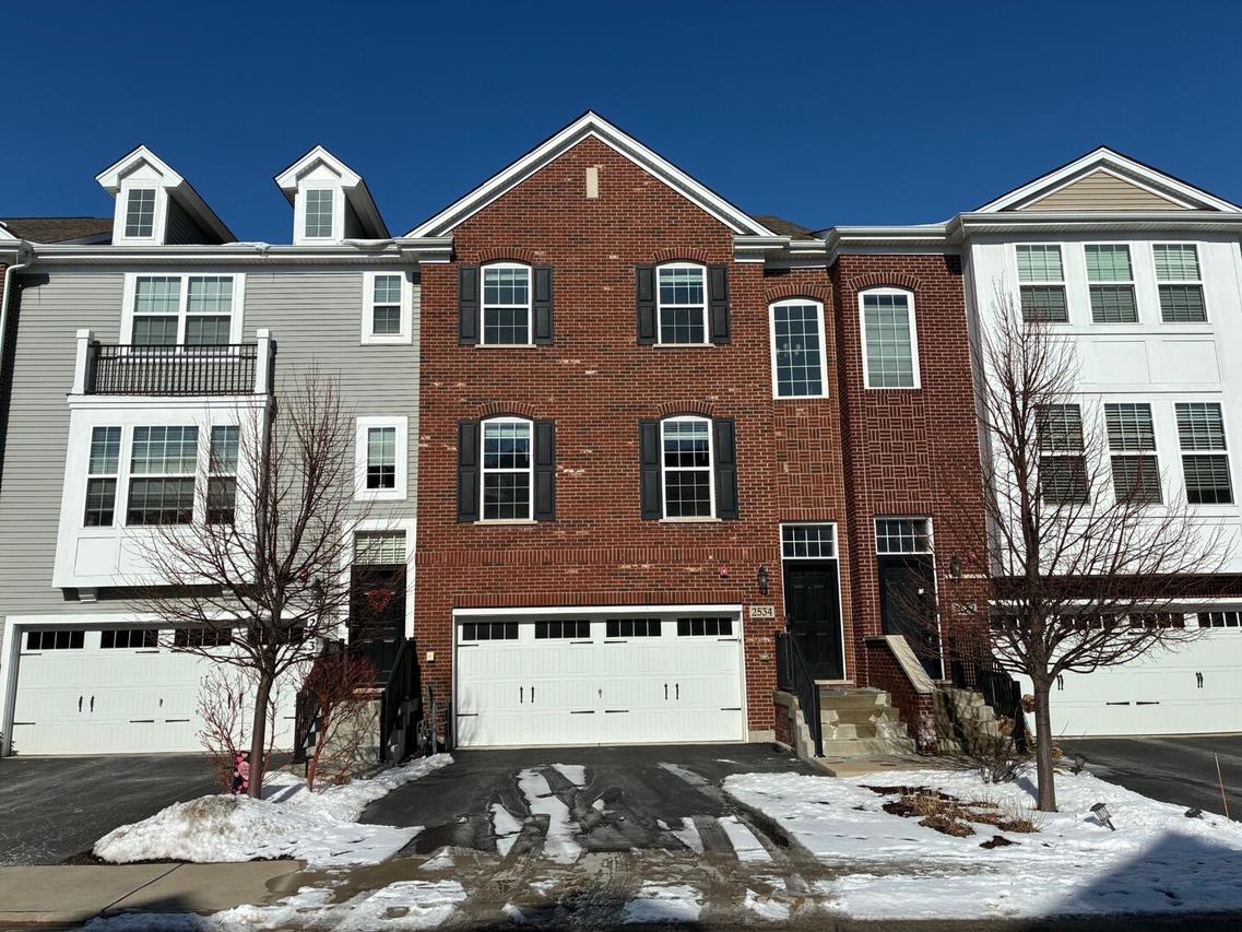 2534 Huntleigh Ln., Woodridge, IL 60517