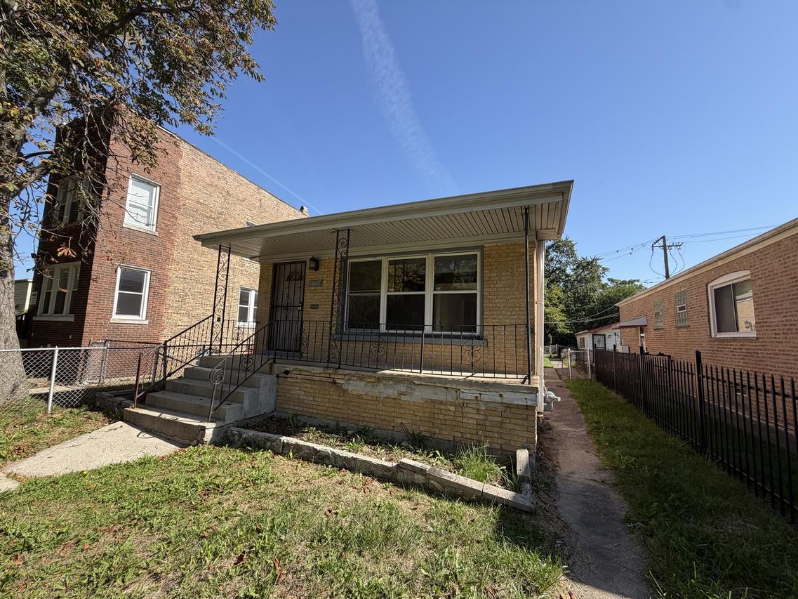 10517 S Cottage Grove Ave., Chicago, IL 60628