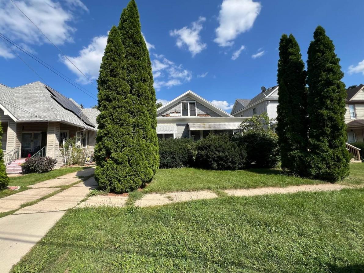 1239 S Float Ave., Freeport, IL 61032