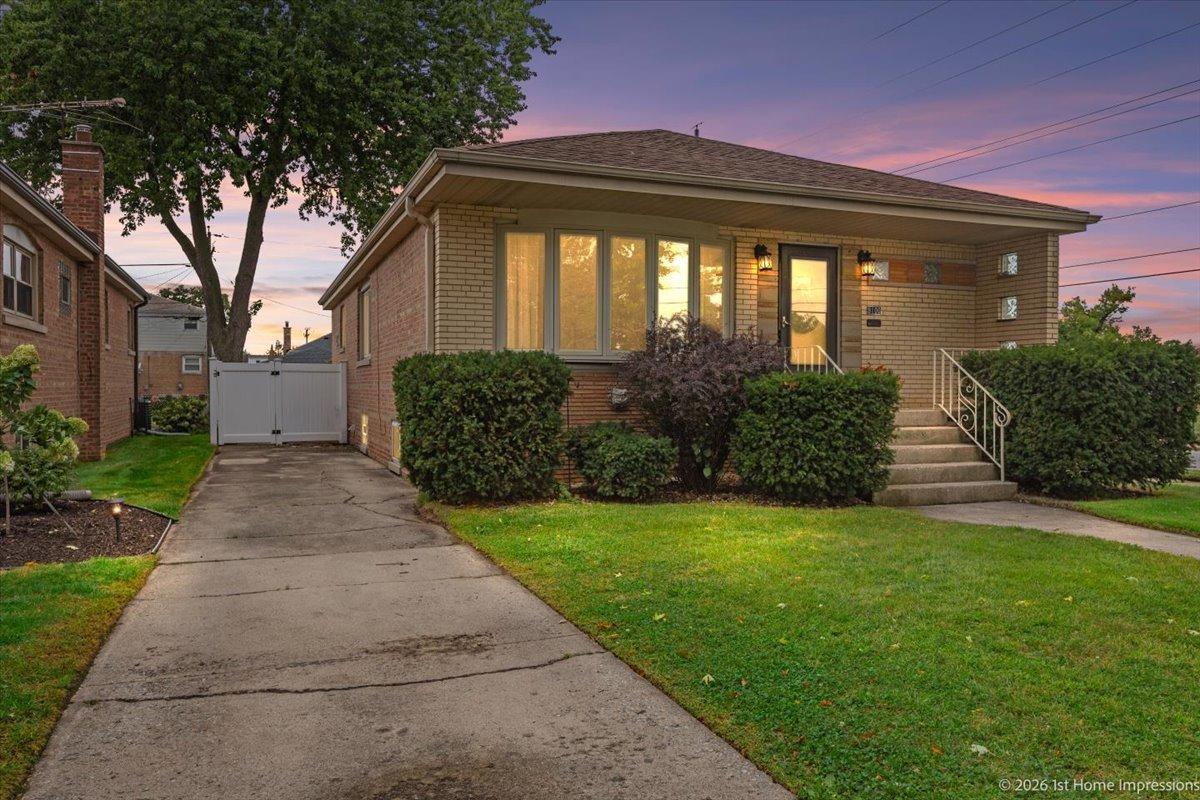 9100 S Ridgeway Ave., Evergreen Park, IL 60805