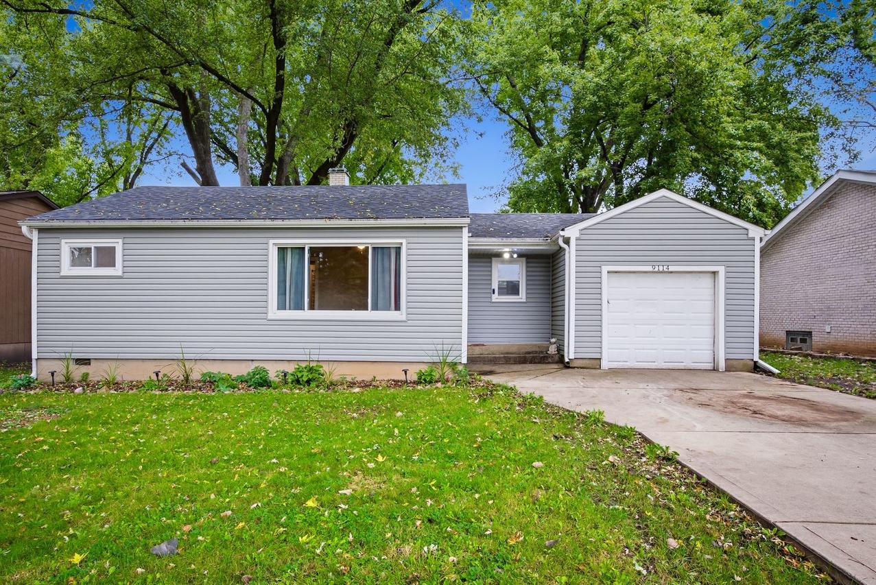 9114 Pine Ave., Wonder Lake, IL 60097