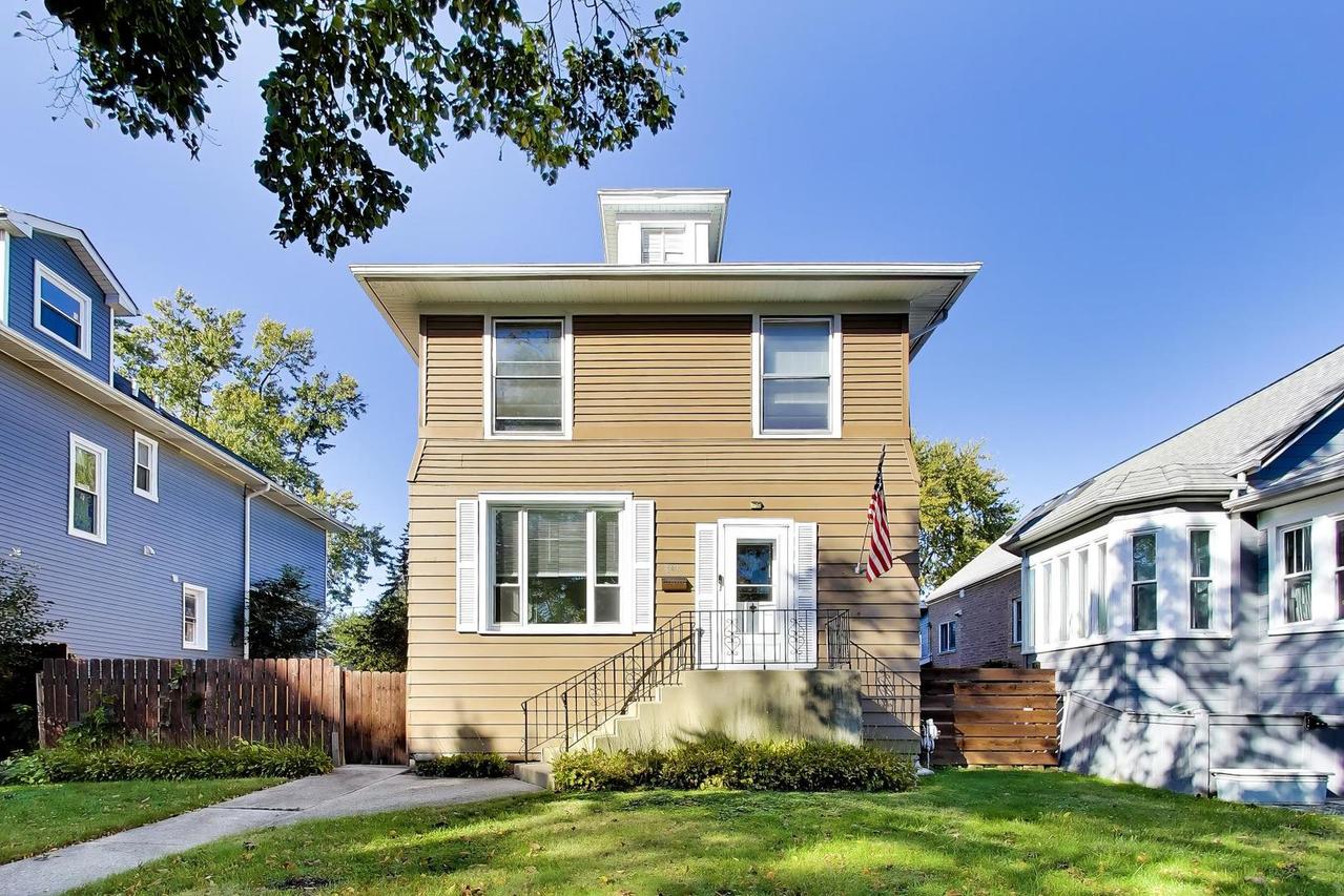813 N Cuyler Ave., Oak Park, IL 60302