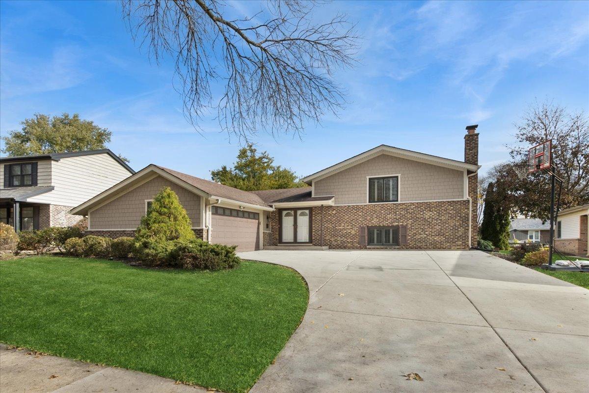 2607 N Stratford Rd., Arlington Heights, IL 60004