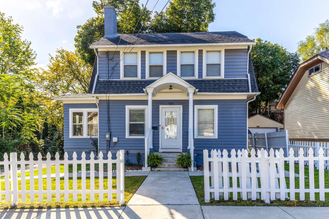 519 Laurel St., Elgin, IL 60120