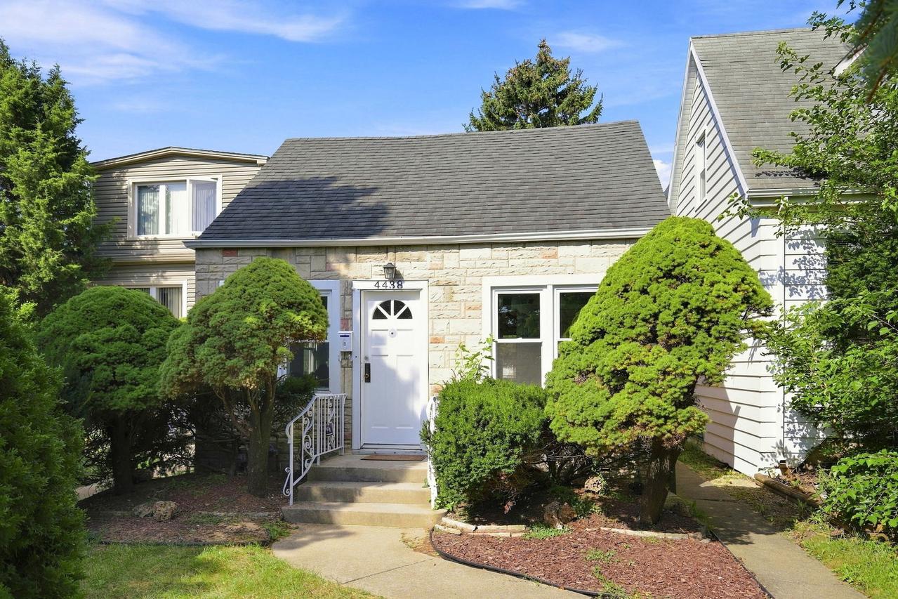 4438 N Narragansett Ave., Harwood Heights, IL 60706