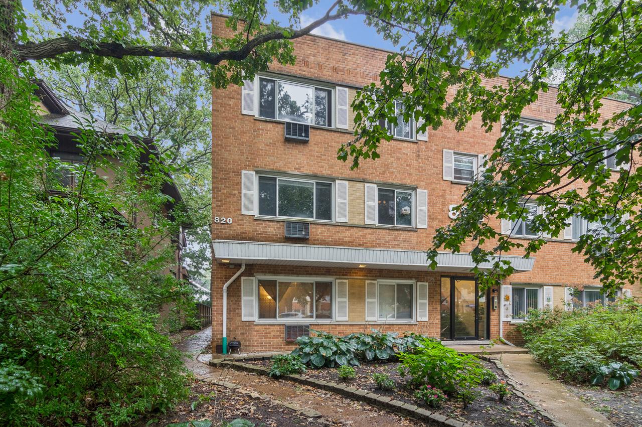 820 Seward St. #2F, Evanston, IL 60202