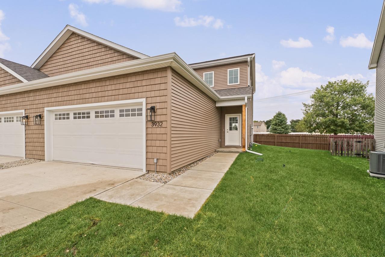 3932 Summer Sage Ct., Champaign, IL 61822