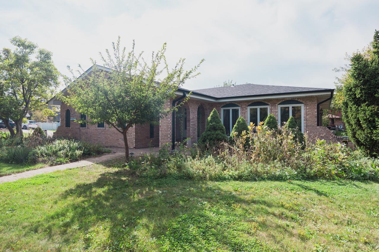 8824 Terry Dr., Orland Park, IL 60462