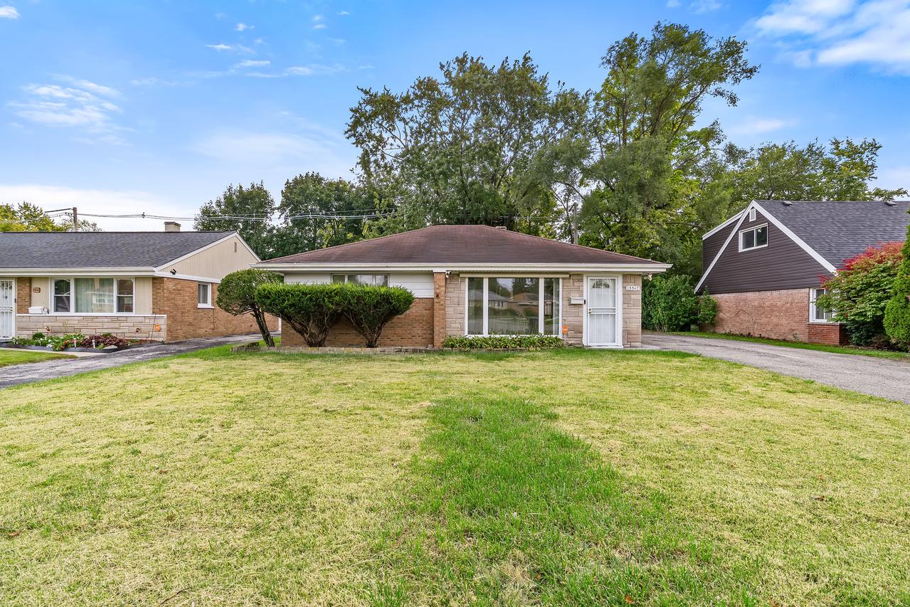 15547 Rose Dr., South Holland, IL 60473