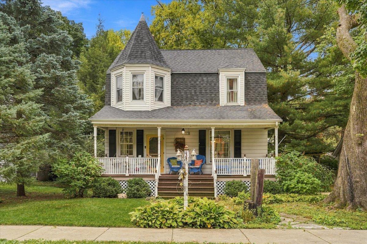 1326 S Peoria Ave., Dixon, IL 61021