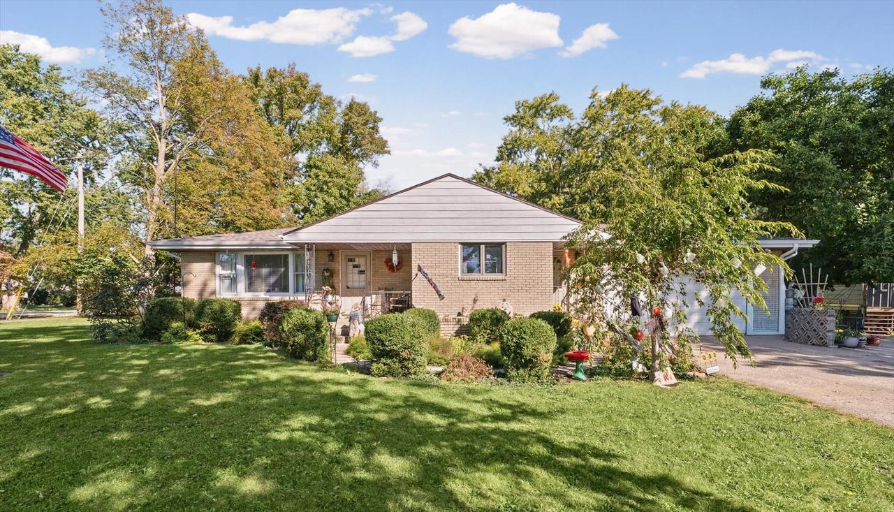 304 W Park St., Fisher, IL 61843