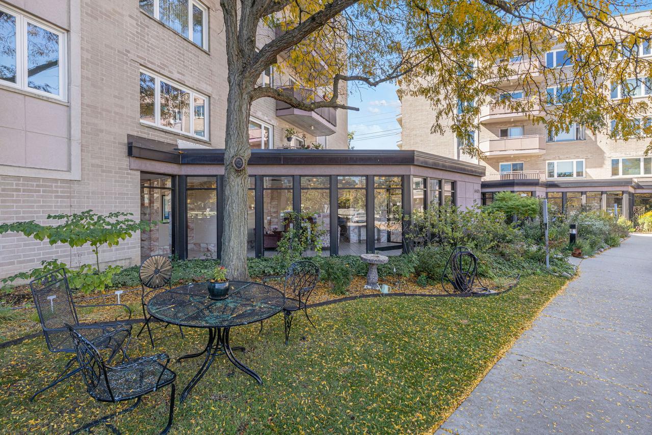 6401 Lincoln Ave. #210, Morton Grove, IL 60053