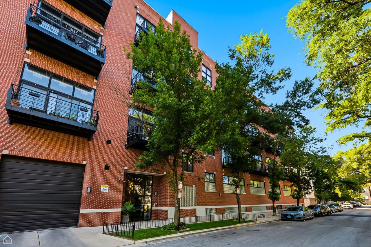 1934 N Washtenaw Ave. #207, Chicago, IL 60647