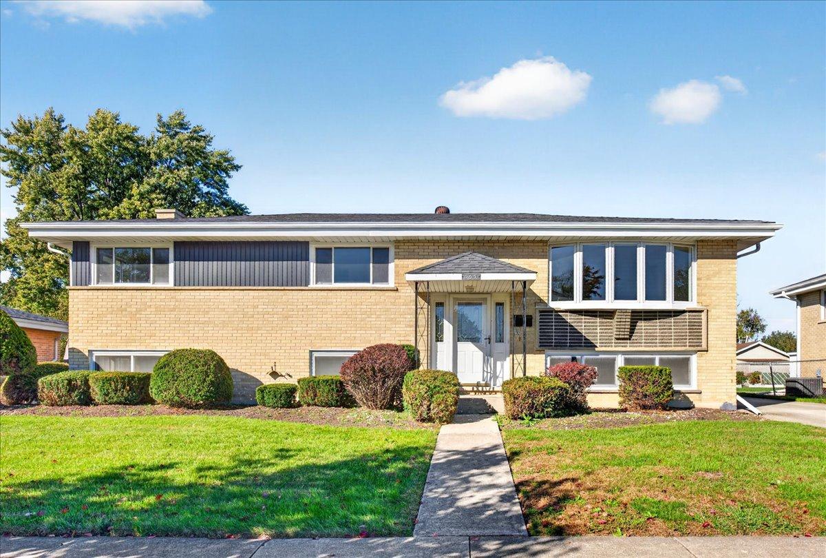 565 Arlene Dr., Wood Dale, IL 60191