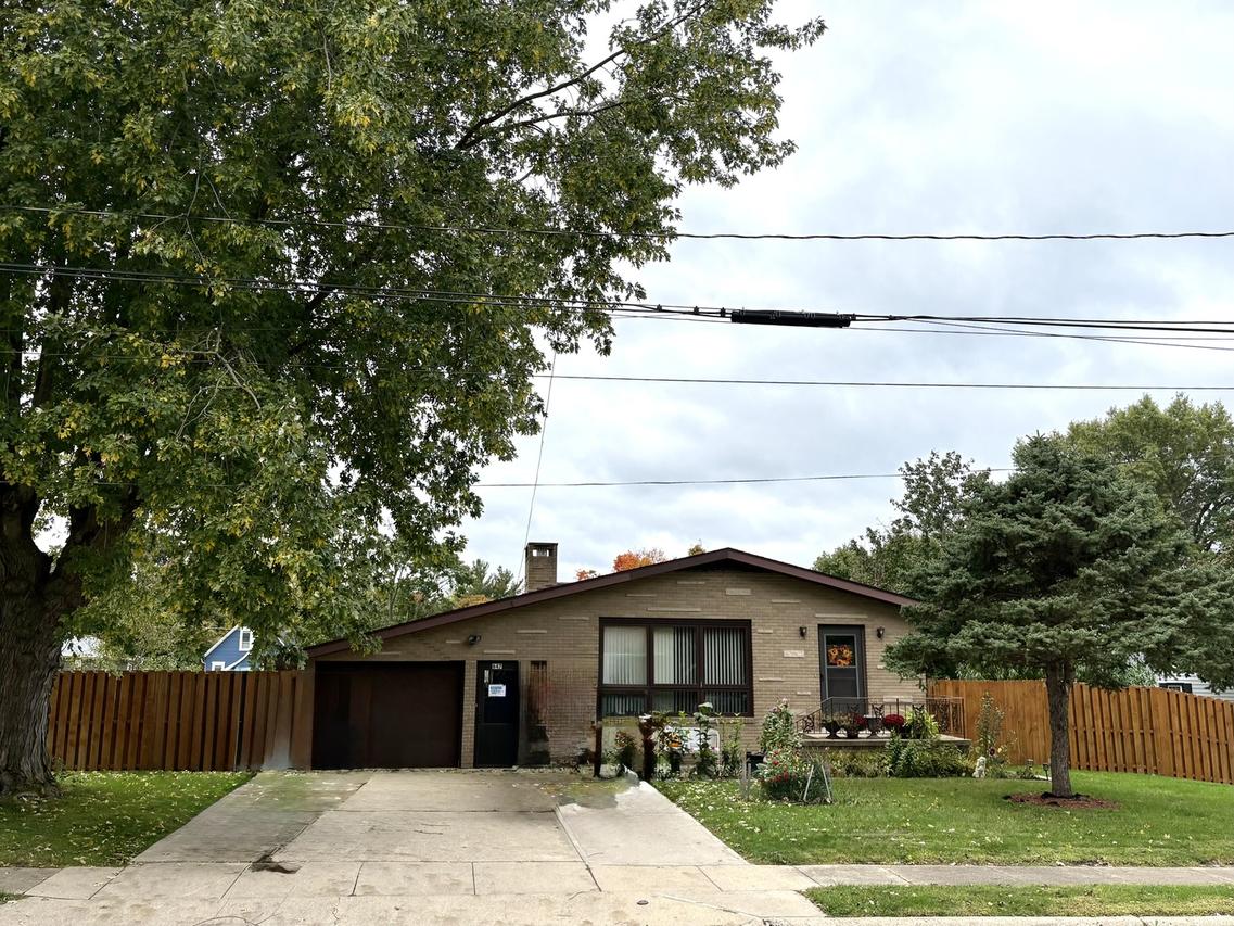 647 Hazen Ave., Oglesby, IL 61348