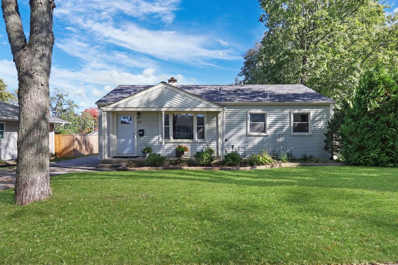 133 S Lincoln Ave., Mundelein, IL 60060