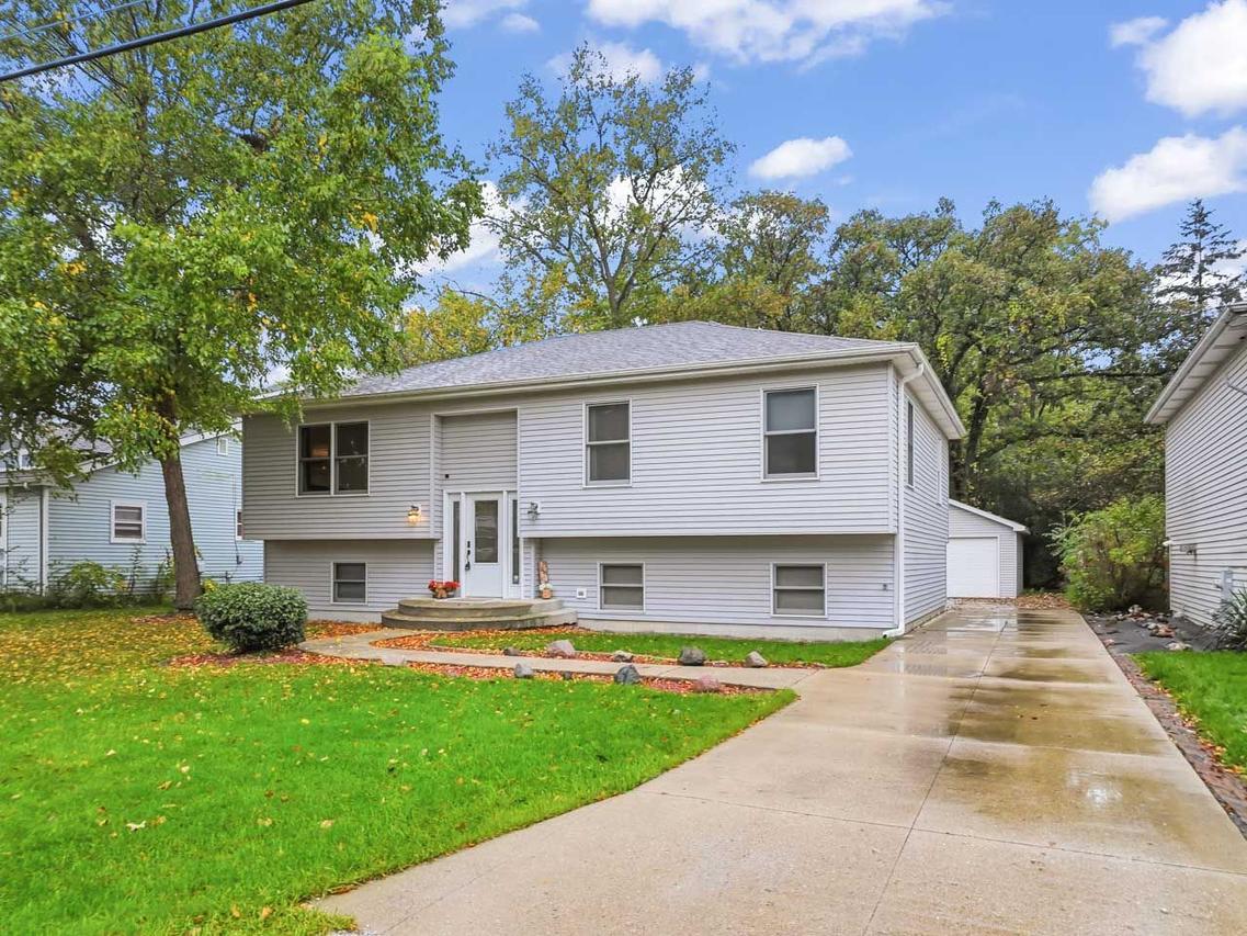 36348 N Wesley Rd., Ingleside, IL 60041