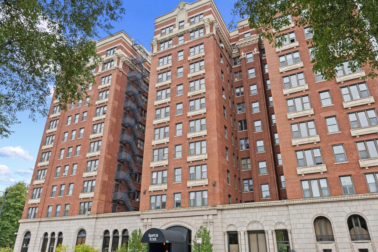 5300 S Shore Dr. #82, Chicago, IL 60615