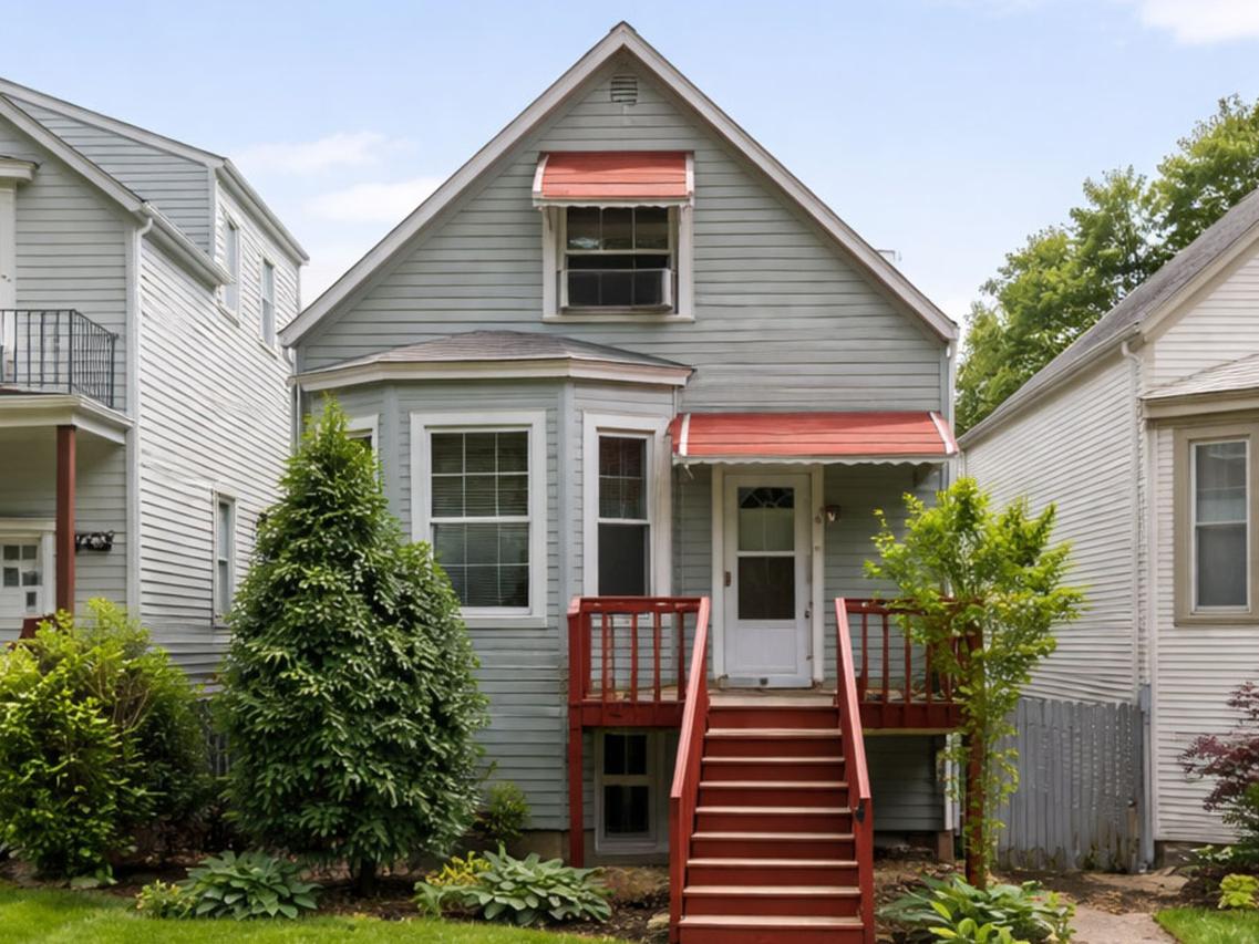 4136 N Sacramento Ave., Chicago, IL 60618