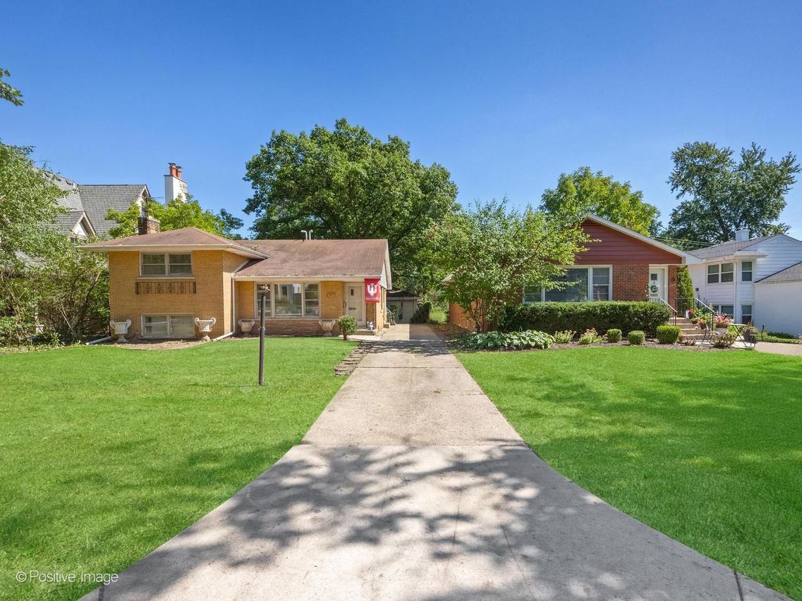 17 N Quincy St., Hinsdale, IL 60521