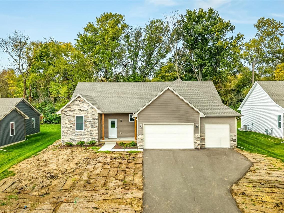 9874 Hawks Pointe Tr., Roscoe, IL 61073