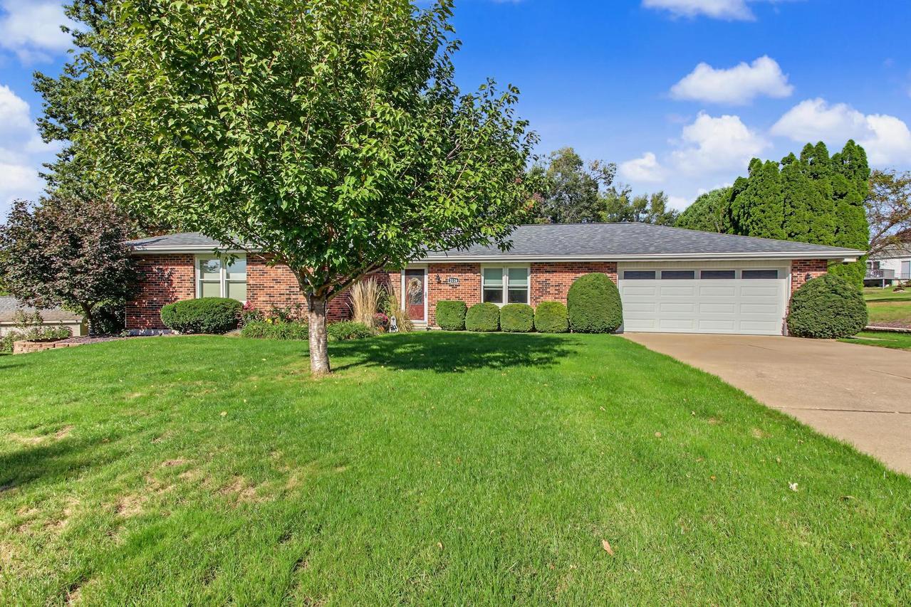 2126 W Huntington Dr., Quincy, IL 62301