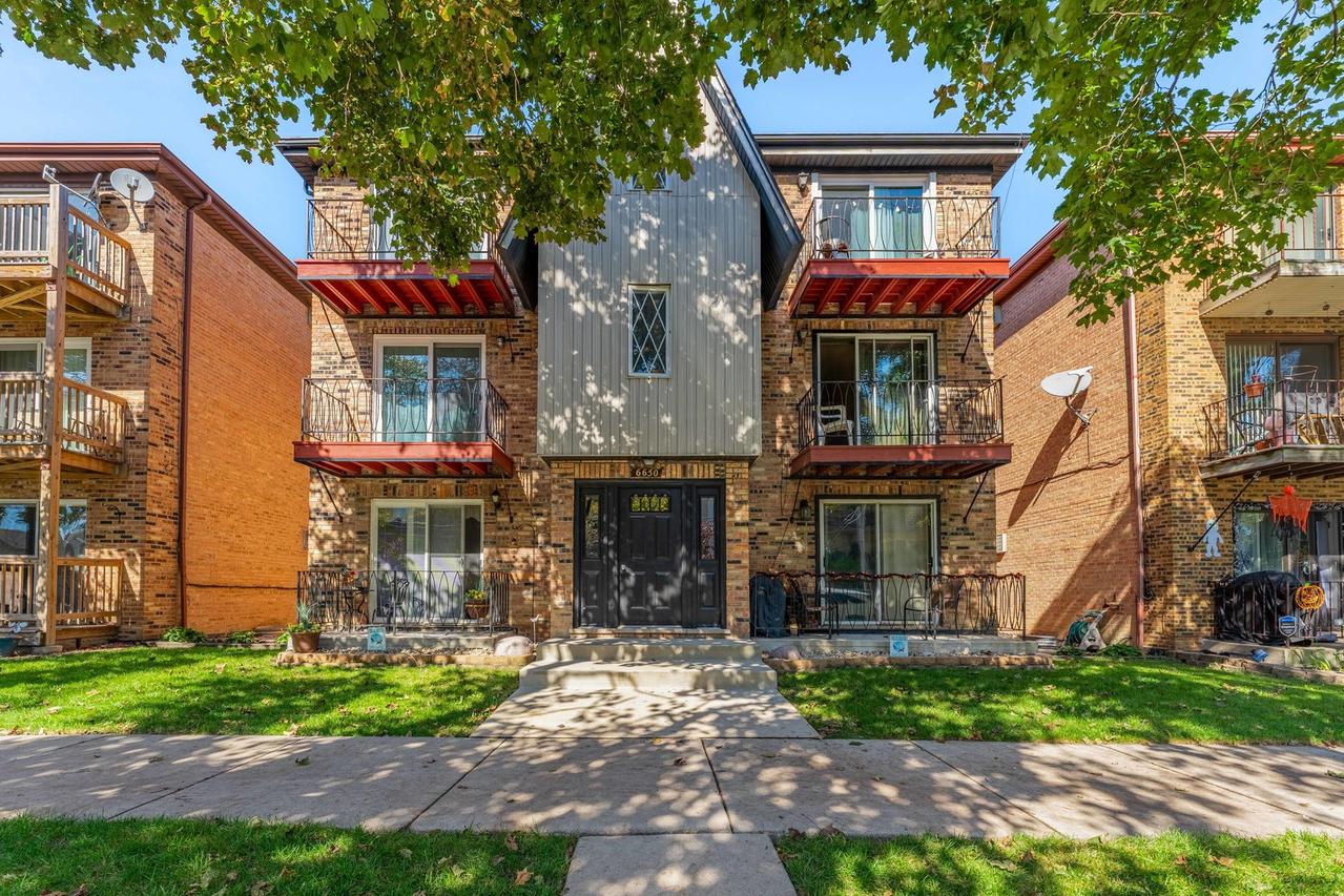 6650 W 64th Pl. #3W, Chicago, IL 60638
