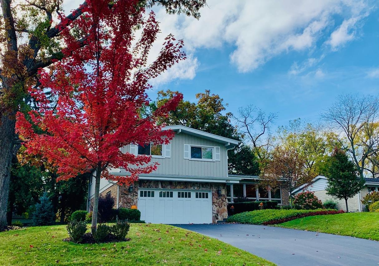 451 Heather Ln., Lake Forest, IL 60045