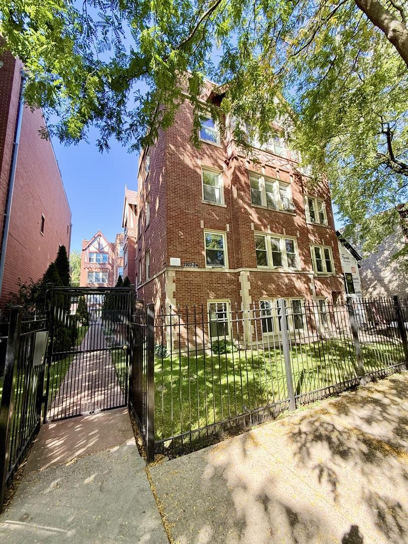 2922.5 N Sacramento Ave. #2E, Chicago, IL 60618