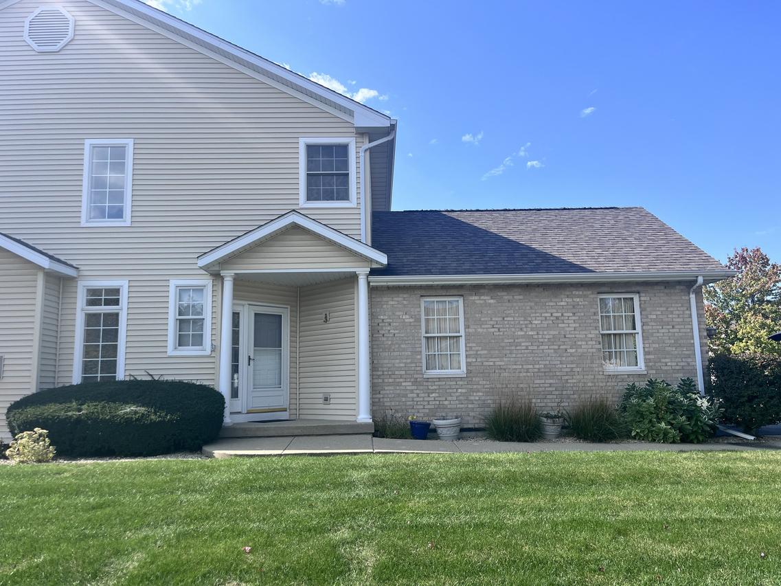 2175 Autumn Ln., Dekalb, IL 60115