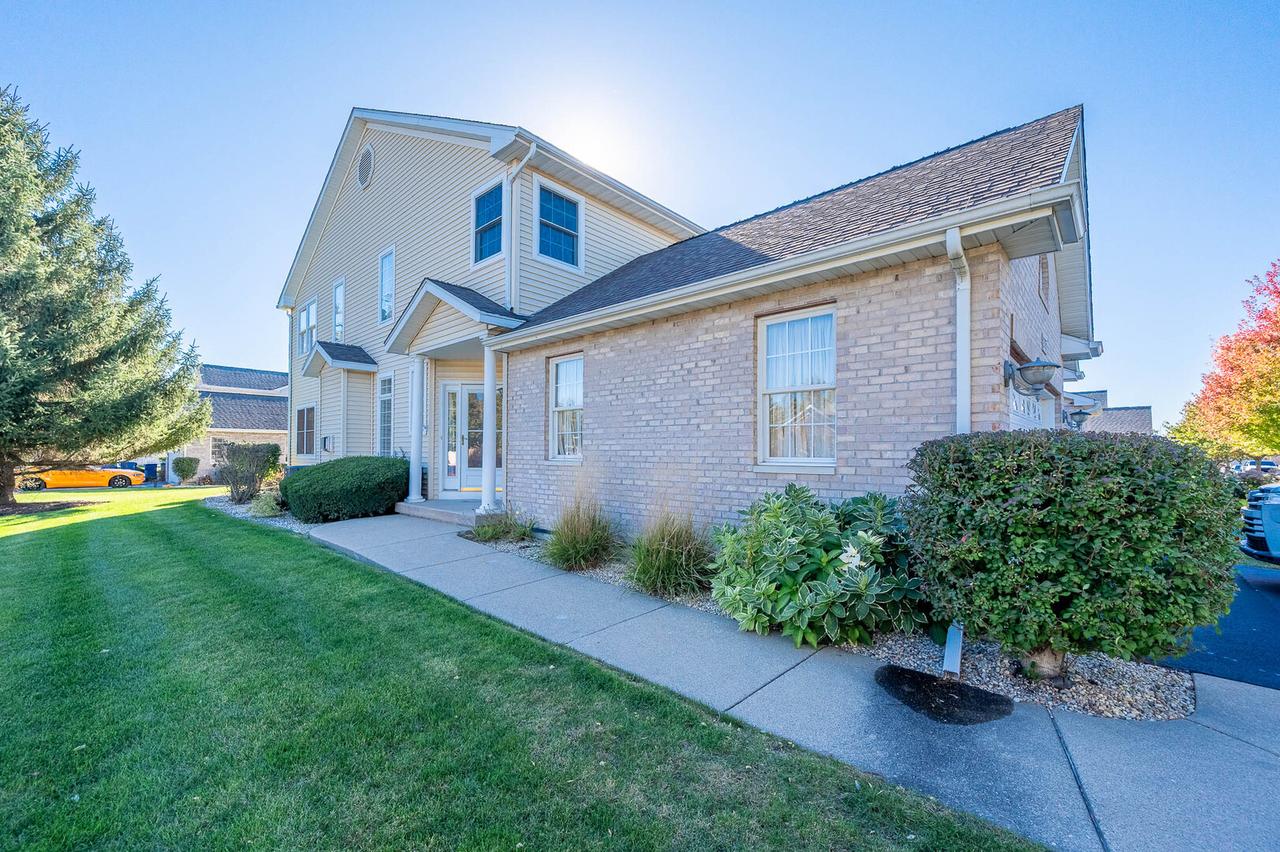 2175 Autumn Ln., Dekalb, IL 60115