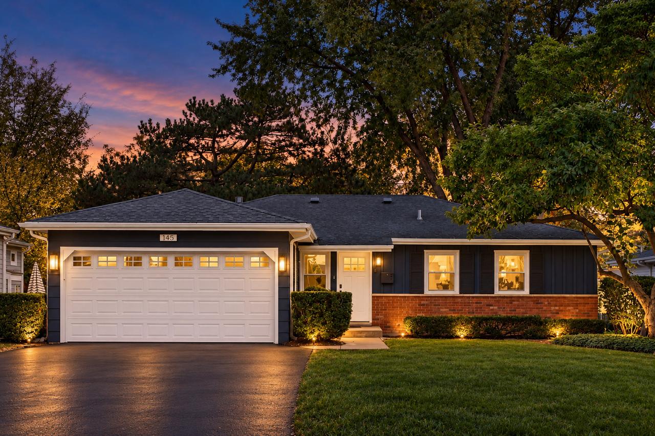 145 Walton St., Barrington, IL 60010