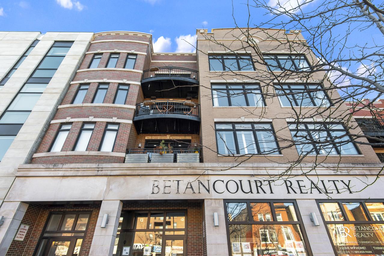 2041 W Division St. #302, Chicago, IL 60622