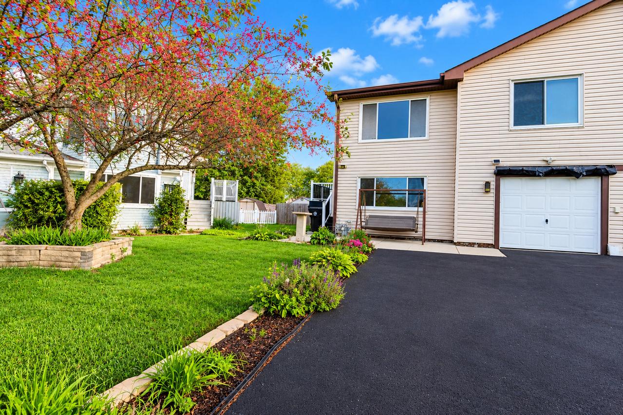 1550 Merrimac Ln., Hanover Park, IL 60133