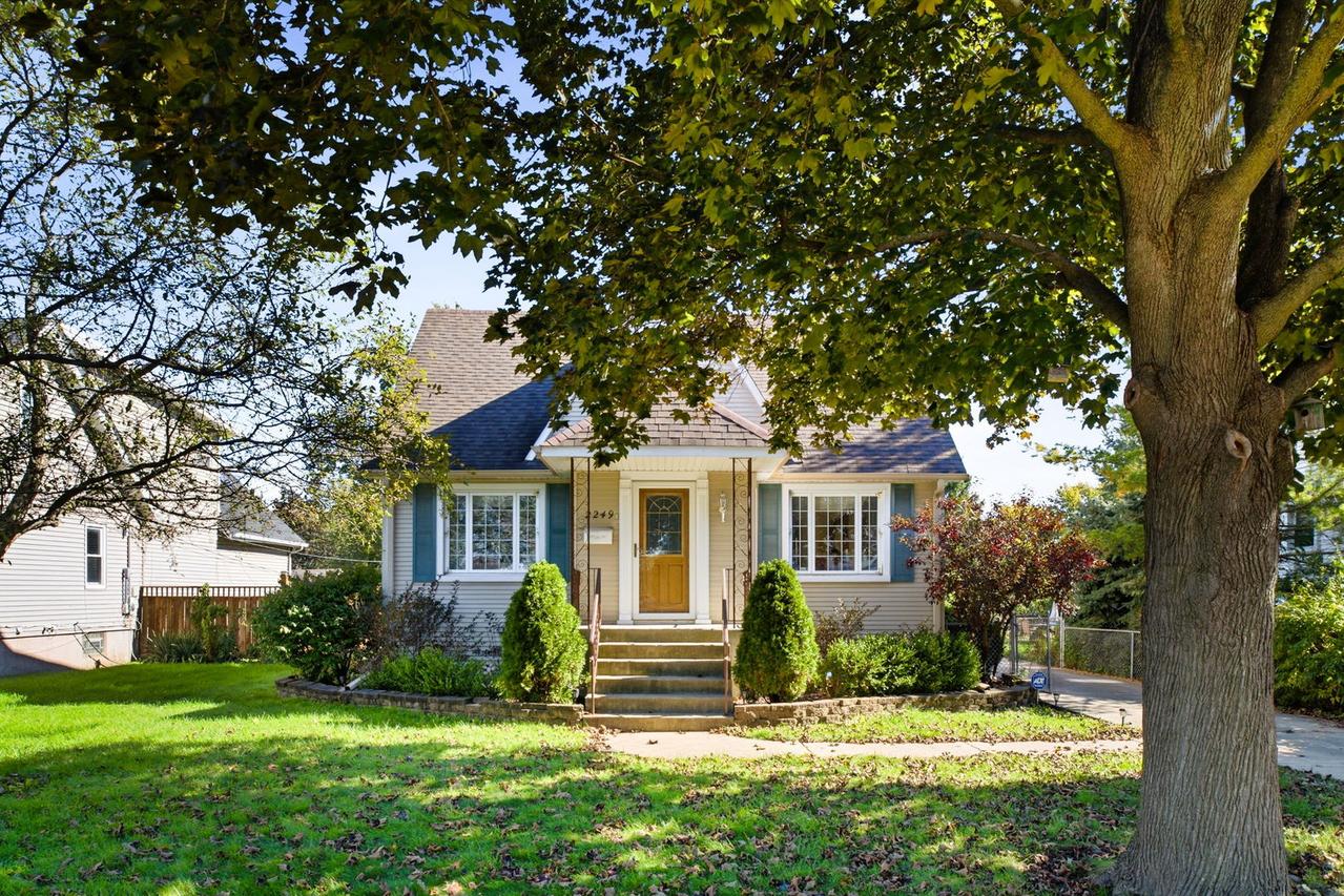 2249 N Hawthrone Ave., Melrose Park, IL 60164