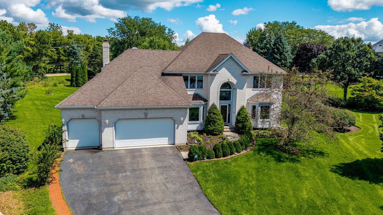 926 Edgewood Dr., Sugar Grove, IL 60554