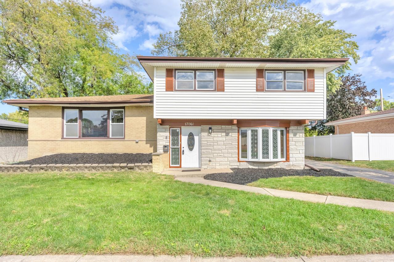 17061 Evans Dr., South Holland, IL 60473